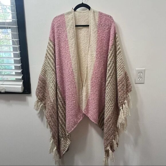 Poncho Style‎ Cardigan OS - Picture 13 of 16